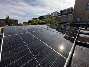 Zonnepanelen reinigen in Hoofddorp