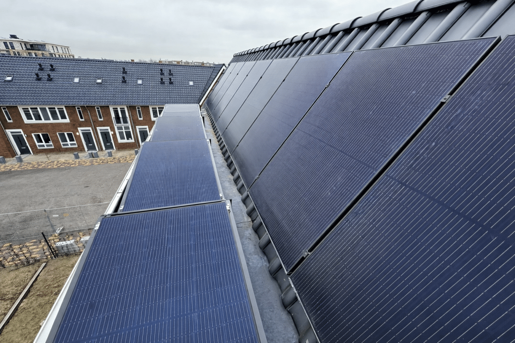 Demonteren en herplaatsen zonnepanelen Barendrecht
