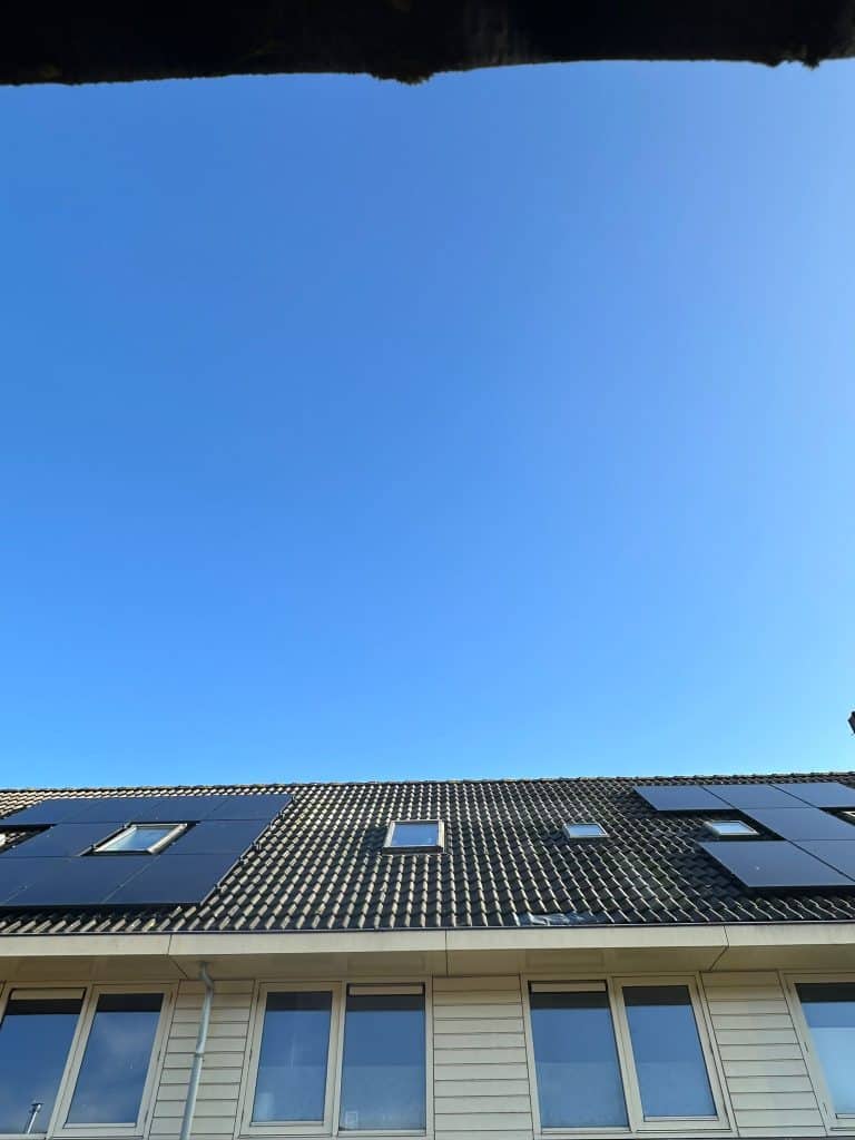 Demonteren 10 zonnepanelen voor dakkapel in Almere
