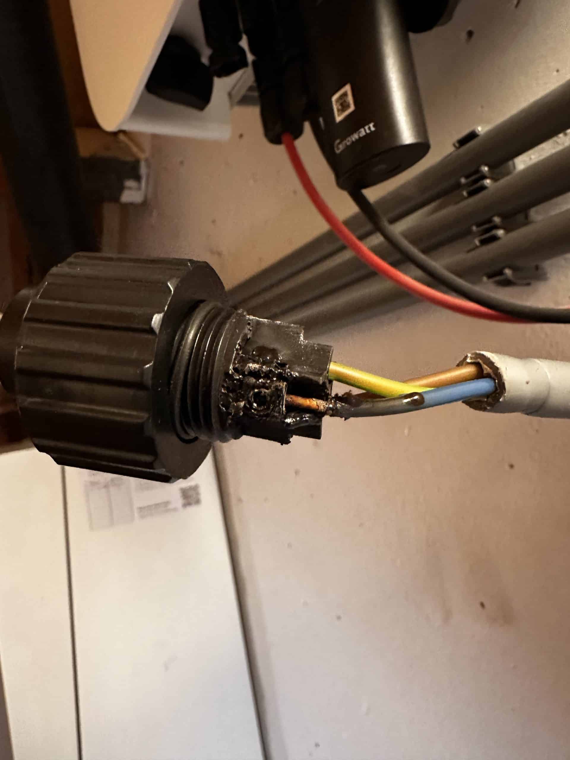 Storingsdiagnose en herstel aan zonnepanelen door een specialist van SolarServicePlan